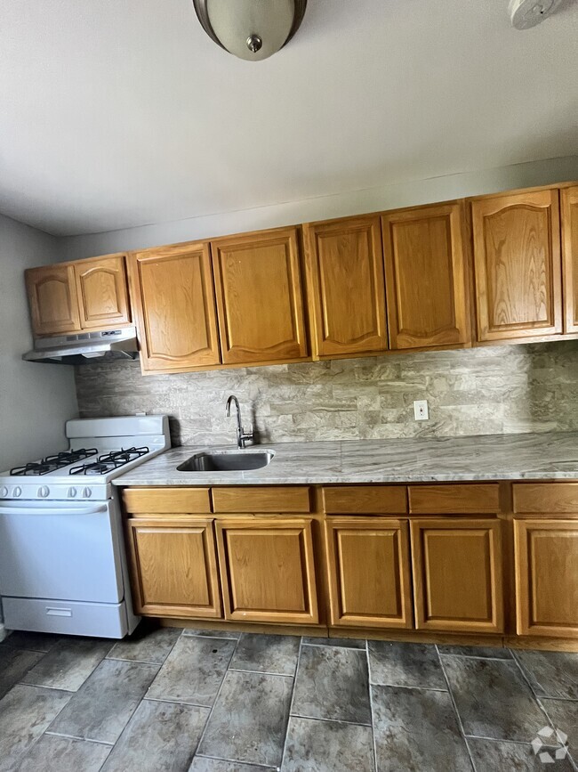 Building Photo - 164 N 12th St Unit 3 Rental