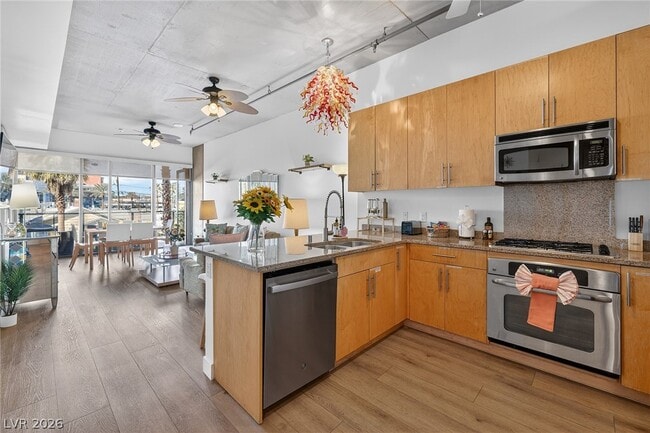 Photo - 353 E Bonneville Ave Unit 233