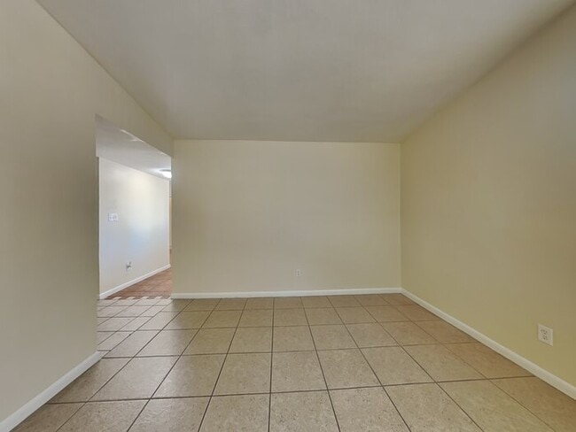 Photo - 9801 N 55th St