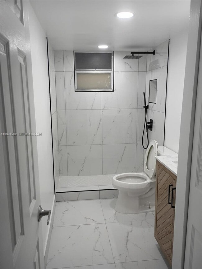 Building Photo - 404 NW 68th Ave Unit 113