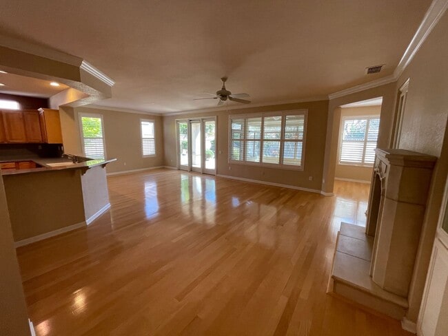 Photo - BEAUTIFUL DEL WEBB 55+ ADULT COMMUNITY TAH...