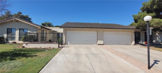 Building Photo - 600 Woodmount Dr