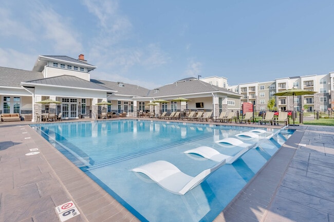 Waterstone at Hamburg Apartments
