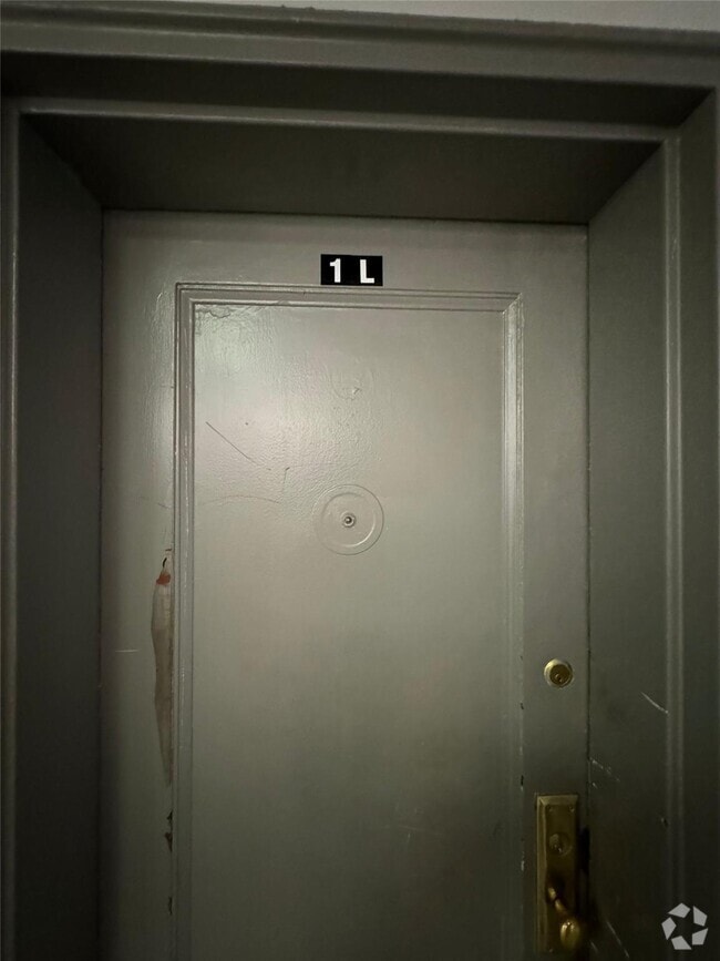 Building Photo - 65 Old Mamaroneck Rd Unit 1L Rental