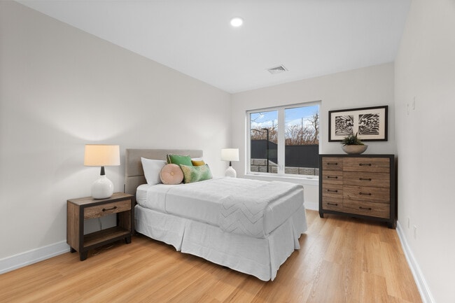 Photo - 5545 Park Ave Unidad 221