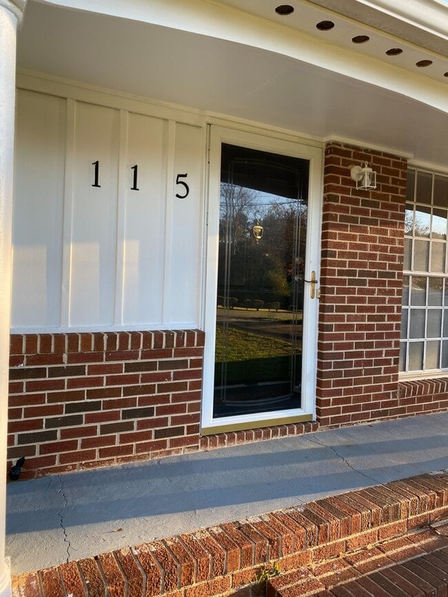 115 Berry Dr