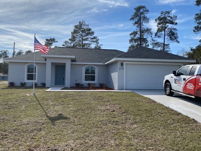 Building Photo - Custom Home - Desirable SW Ocala Neighborhood 3/2/2 **WON'T LAST**