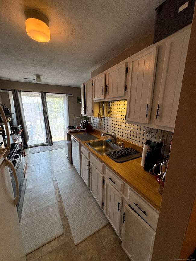 Building Photo - 24 Southwind Ln Unit 24 Rental