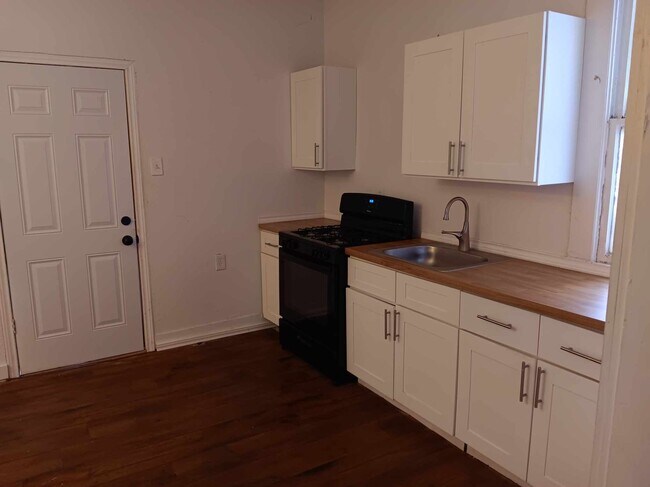 Photo - 301 E Brin St Unidad B