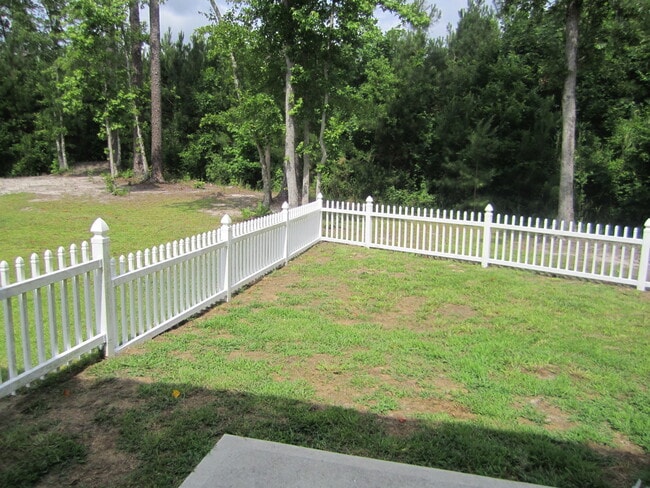 Photo - Large family home with fenced back yard in Satterfield Close to Cherry Point & New Bern