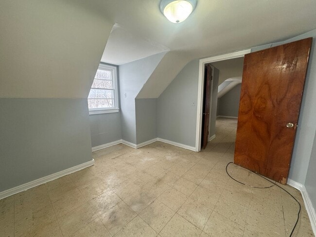 Photo - 701 Elm St Unit 701 Elm St- 613 Kent St Apt