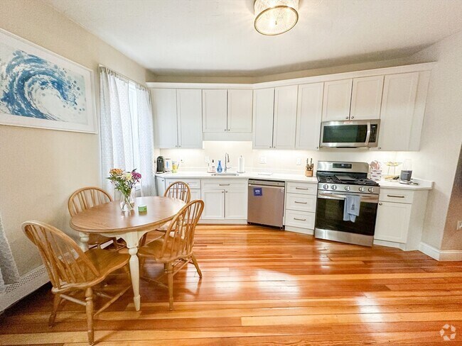Building Photo - 24 Charter St Unit 2 Rental
