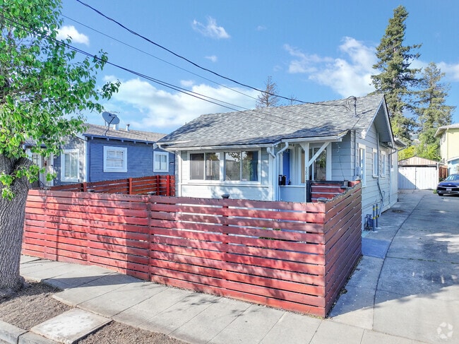 Building Photo - 3818 Suter St Rental