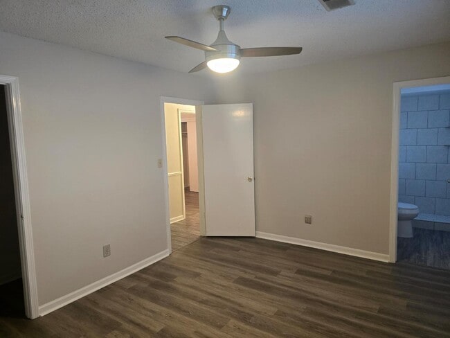 Photo - 815 Valley Springs Dr
