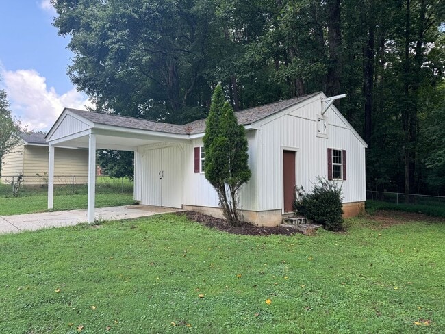 Building Photo - Completely updated brick ranch Winterpock ... Rental
