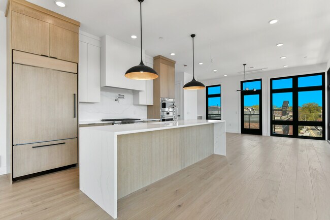 Photo - 14 Green St Unit PH2