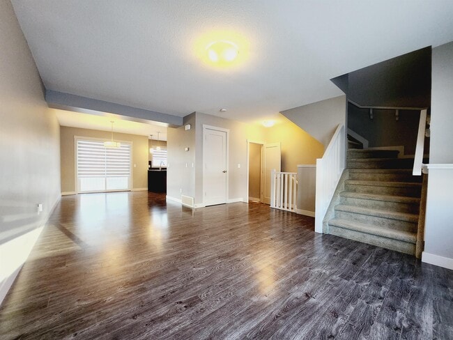 Photo - 140 Youville Dr E Northwest