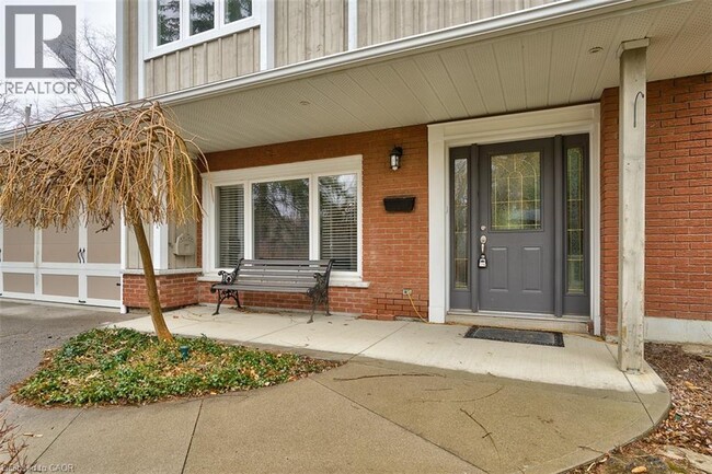 Photo - 5 Bayview Ave