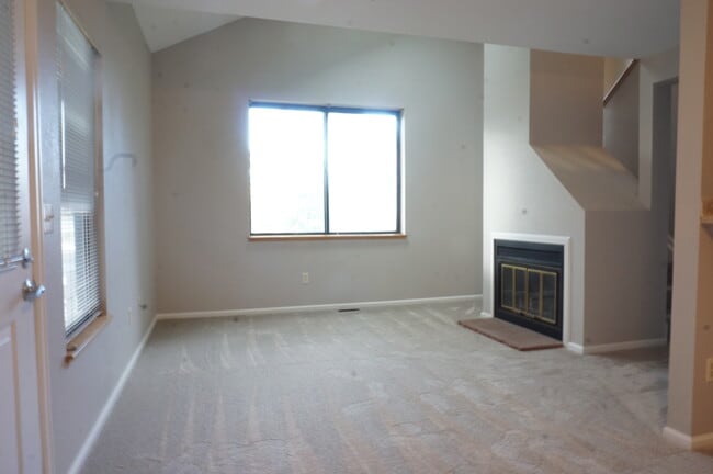 Living Room - 412 Owl Dr