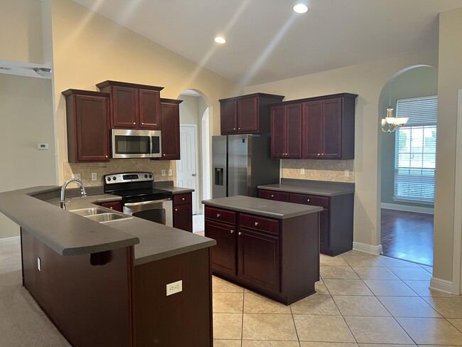 Photo - 123 Crab Apple Ave