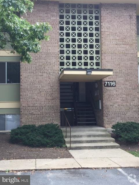 Building Photo - 7116 Donnell Pl Unit B7 Rental