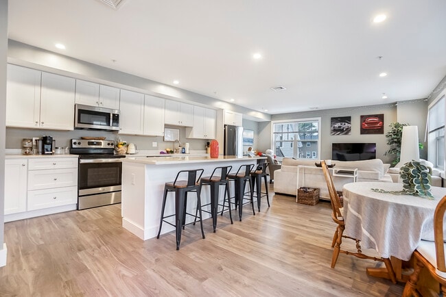 Building Photo - 247 Bussey St Unit 307 Rental