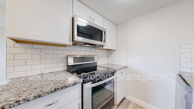 Photo - 800 W Belleview Ave