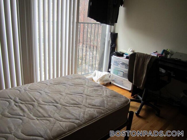 Photo - 49 Symphony Rd Unidad 25