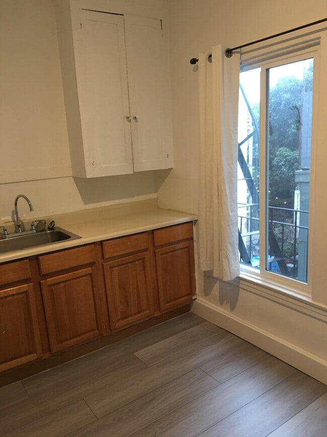 Photo - 489 14th St Unit 4