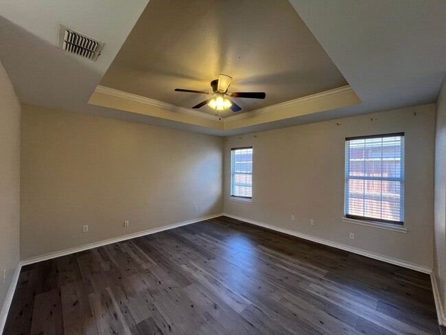 Photo - BRICK HOME QUICK COMMUTE TO CROSSTOWN SOUTH