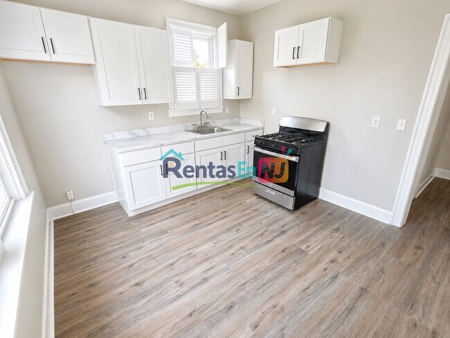 Photo - 203 Renner Ave Unidad 1