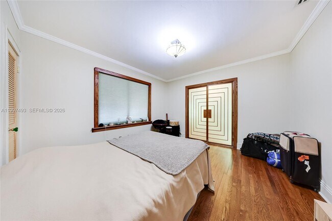 Photo - 521 NE 74th St