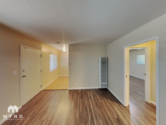 2392 Sutter Ave Unit 11