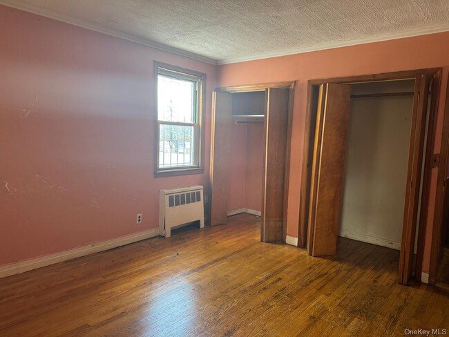 Building Photo - 4557 White Plains Rd