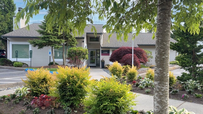 Pinewood Square Apartment Homes