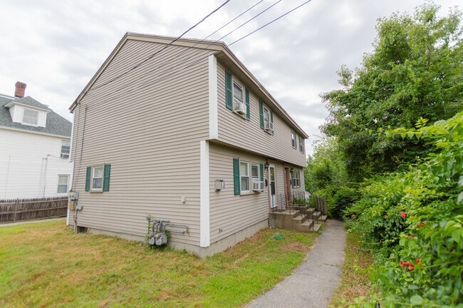 Building Photo - 198 Kearsarge St
