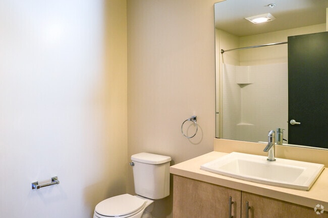 Studio - 440SF