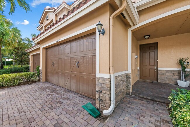 Photo - 10810 NW 74th Dr