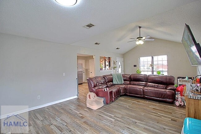 Photo - 1567 Pendleton Dr