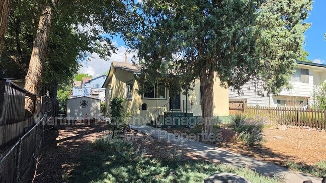 Photo - 218 N Chestnut St
