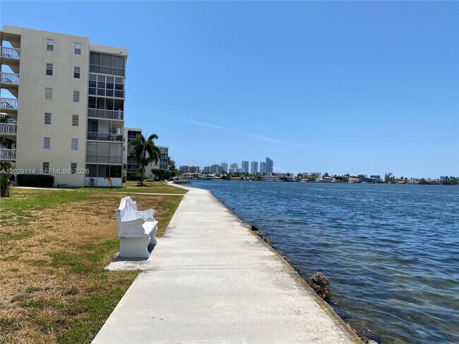 Photo - 2920 Point E Dr Unit N611