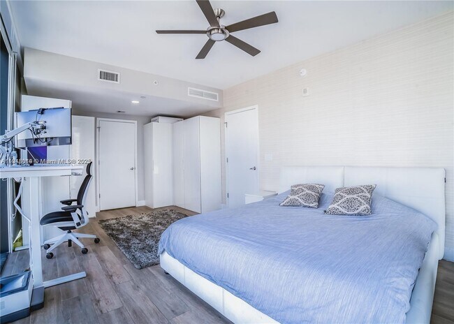 Photo - 1010 Brickell Ave Unit 2611