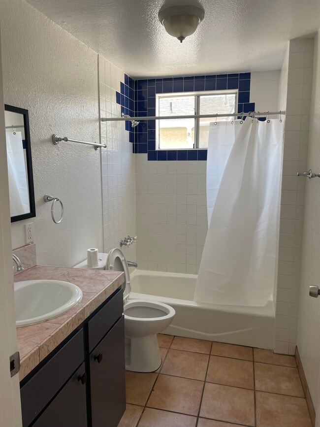 Photo - 2120 Stewart St