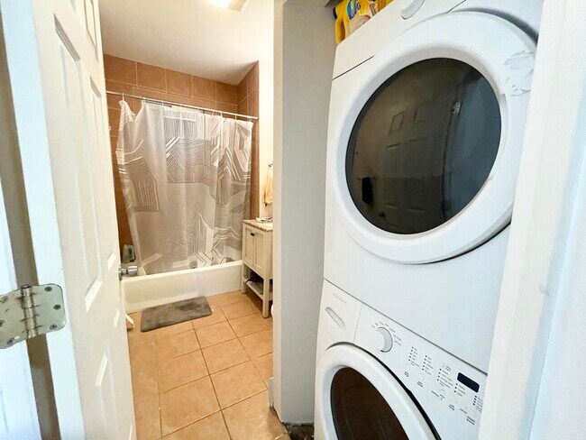 Photo - 52 Delle Ave