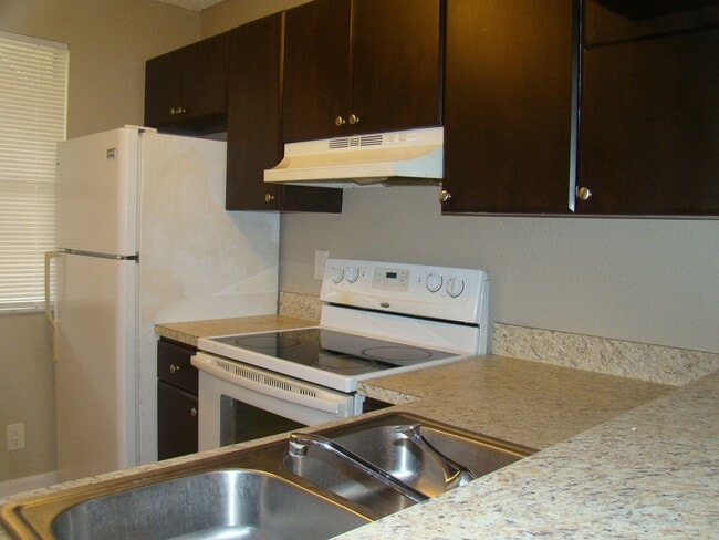 Photo - Slashed Rates SPECIALS up to 3 MONTHS FOR FREE ON SELECT UNITS Price Reduced Unit 11571-B1 - Westmount