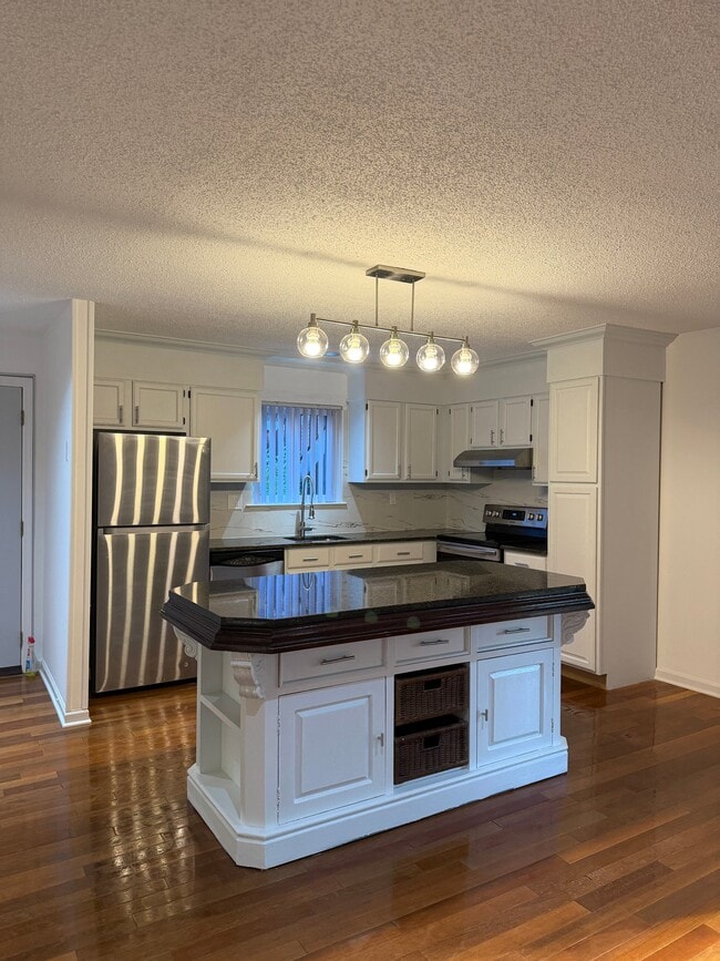 Photo - 703 Meadow Woods Ln