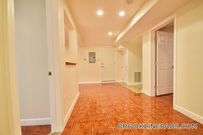 Photo - 73 Thatcher St Unit 001