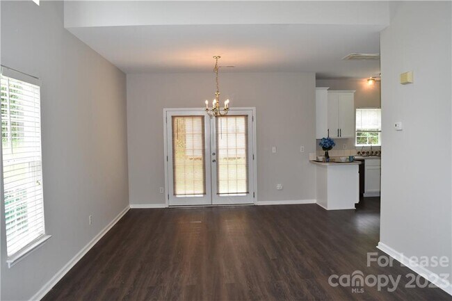 Photo - 3731 Bullard St