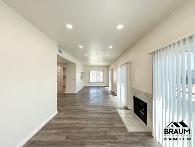 Photo - 11035 Moorpark St Unidad 201