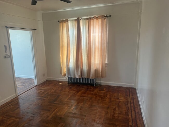 Photo - 10XX E 225th St